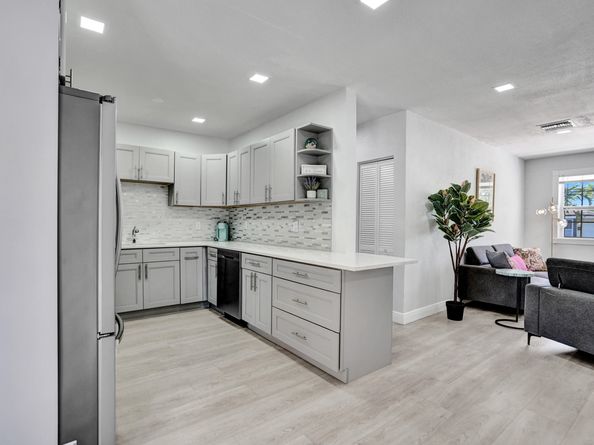 2661 NE 20th Street, Pompano Beach FL 33062