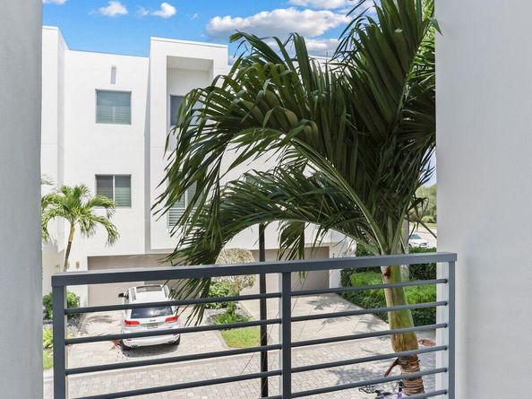 4021 NW 18th Way, Boca Raton FL 33431