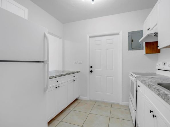 3025 NW 5 St, Fort Lauderdale FL 33311
