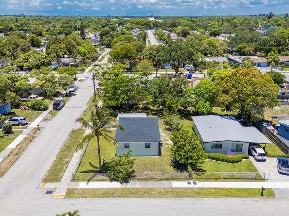 3025 NW 5 St, Fort Lauderdale FL 33311