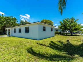 3025 NW 5 St, Fort Lauderdale FL 33311