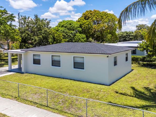3025 NW 5 St, Fort Lauderdale FL 33311