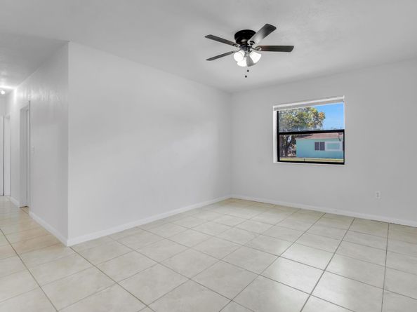 3025 NW 5 St, Fort Lauderdale FL 33311