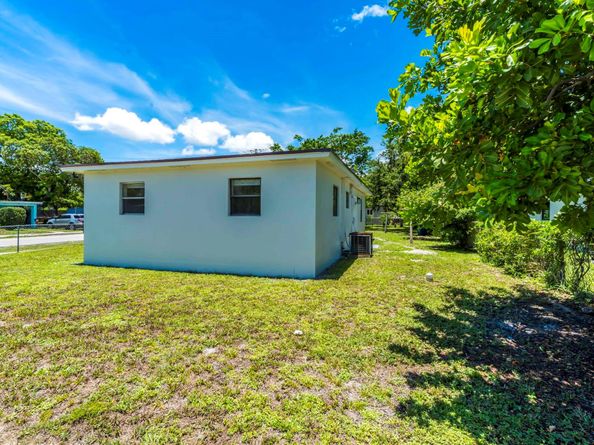 3025 NW 5 St, Fort Lauderdale FL 33311