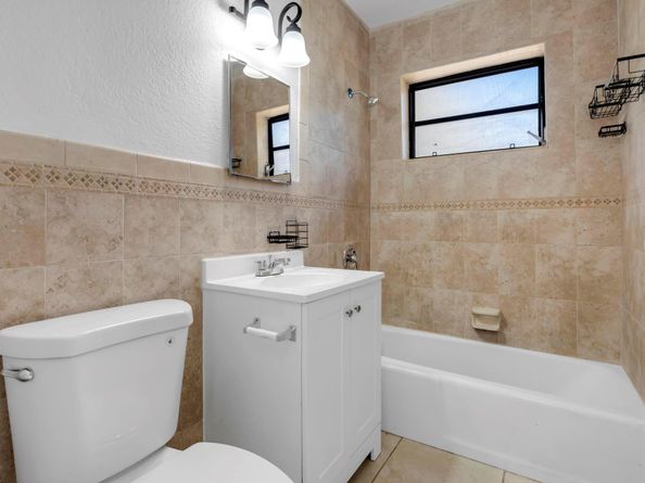 3025 NW 5 St, Fort Lauderdale FL 33311