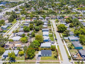 3025 NW 5 St, Fort Lauderdale FL 33311