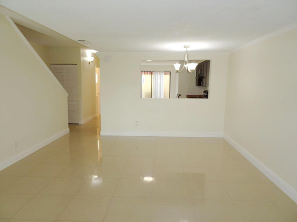 4717 N Pine Island Road 160, Sunrise FL 33351