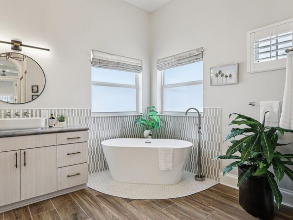 3900 NE 23rd Ter, Lighthouse Point FL 33064