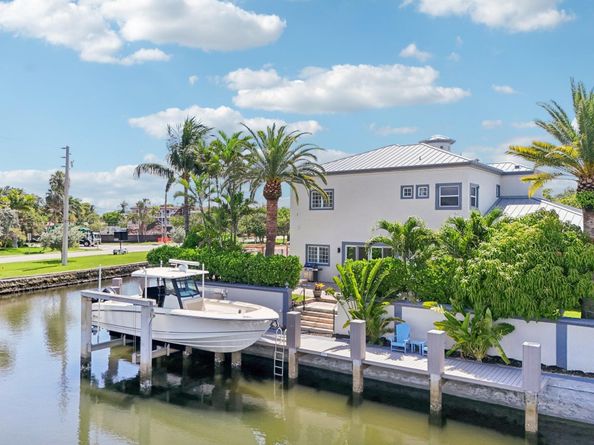 3900 NE 23rd Ter, Lighthouse Point FL 33064