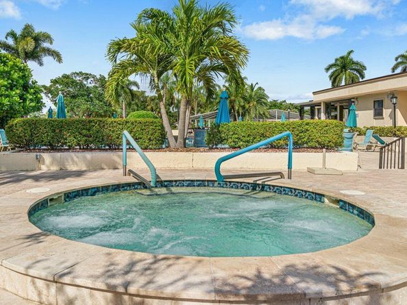 5020 Golfview Court 1422, Delray Beach FL 33484
