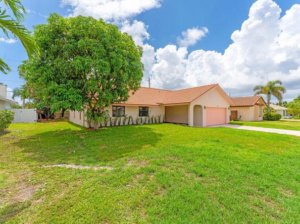 2600 SW 23rd Cranbrook Dr, Boynton Beach FL 33436