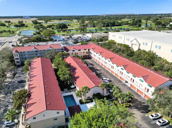 2453 NE 14th Street Cswy 2453, Pompano Beach FL 33062