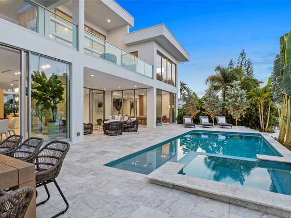 91 Fiesta Way, Fort Lauderdale FL 33301
