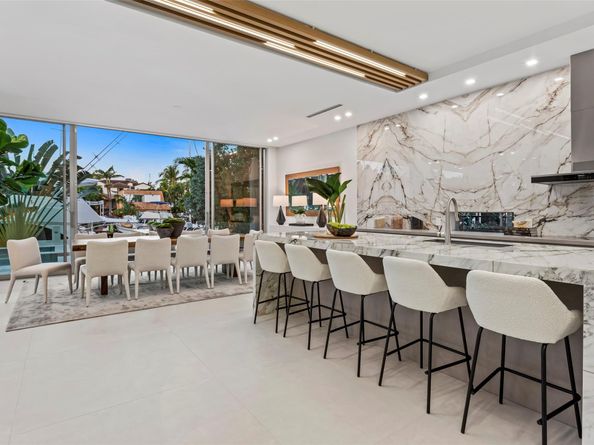 91 Fiesta Way, Fort Lauderdale FL 33301