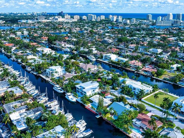 91 Fiesta Way, Fort Lauderdale FL 33301