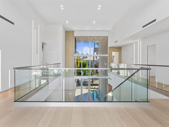 91 Fiesta Way, Fort Lauderdale FL 33301