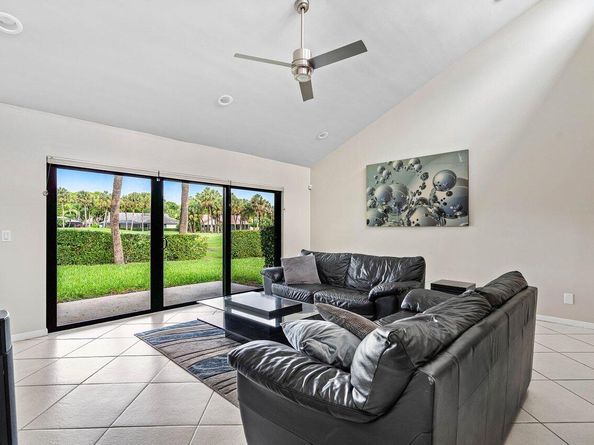 247 Deer Creek Wildwood Circle, Deerfield Beach FL 33442