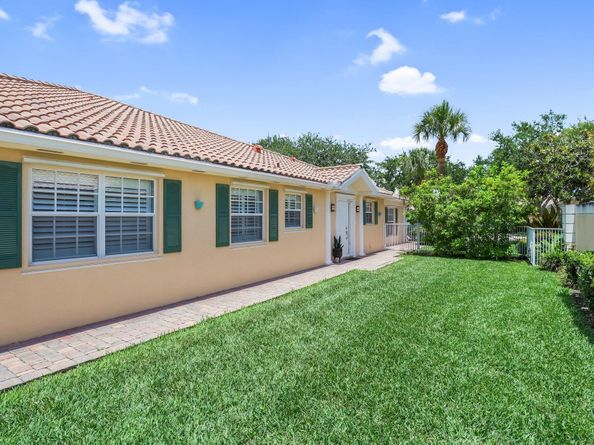 8210 Saint Johns Court, Wellington FL 33414
