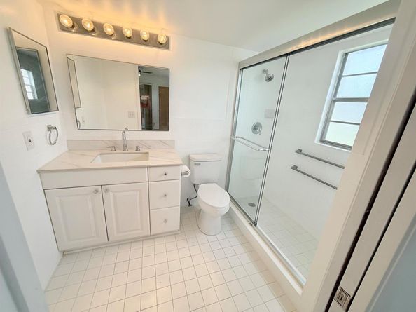 1036 Hythe B B, Boca Raton FL 33434