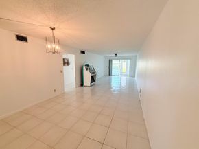 1036 Hythe B B, Boca Raton FL 33434