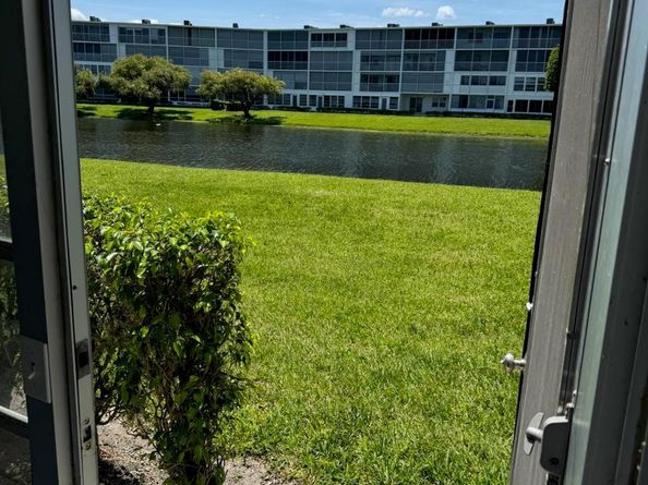 1036 Hythe B B, Boca Raton FL 33434