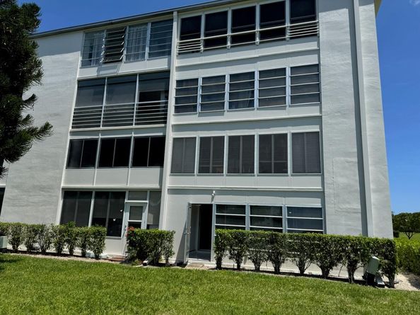 1036 Hythe B B, Boca Raton FL 33434