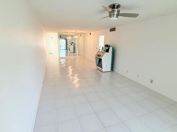1036 Hythe B B, Boca Raton FL 33434