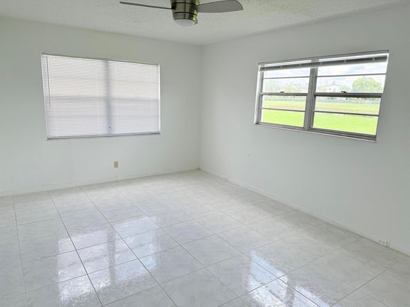 1036 Hythe B B, Boca Raton FL 33434