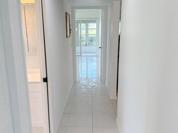 1036 Hythe B B, Boca Raton FL 33434