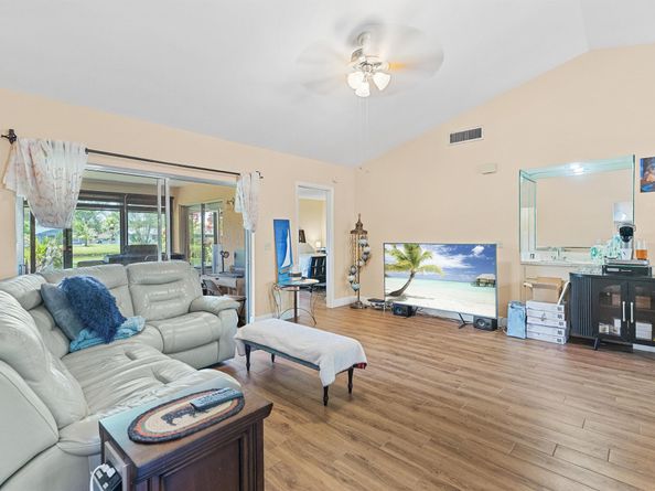 160 Ramblewood Circle, Royal Palm Beach FL 33411