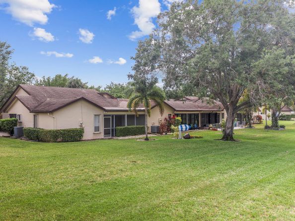 160 Ramblewood Circle, Royal Palm Beach FL 33411