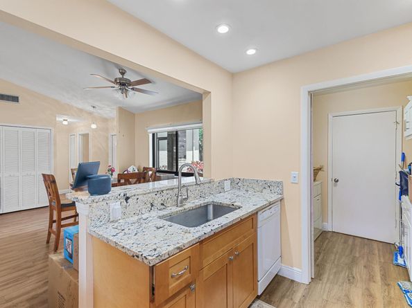 160 Ramblewood Circle, Royal Palm Beach FL 33411