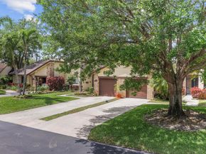 160 Ramblewood Circle, Royal Palm Beach FL 33411