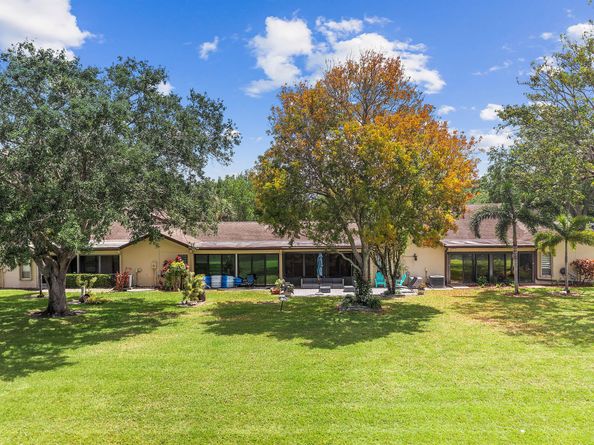 160 Ramblewood Circle, Royal Palm Beach FL 33411