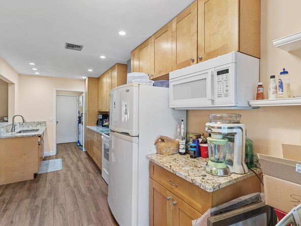 160 Ramblewood Circle, Royal Palm Beach FL 33411