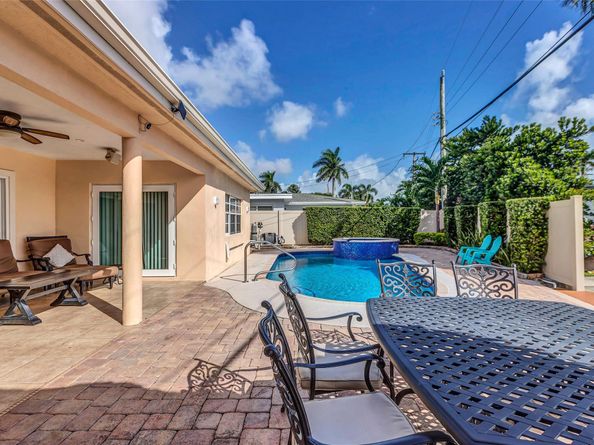 1062 SE 22nd Ave, Pompano Beach FL 33062