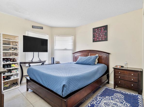 904 Magniola Avenue, North Lauderdale FL 33068
