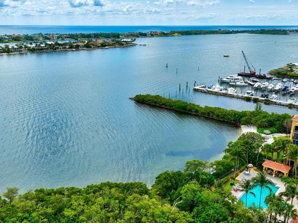 1000 Scotia Drive 204, Hypoluxo FL 33462