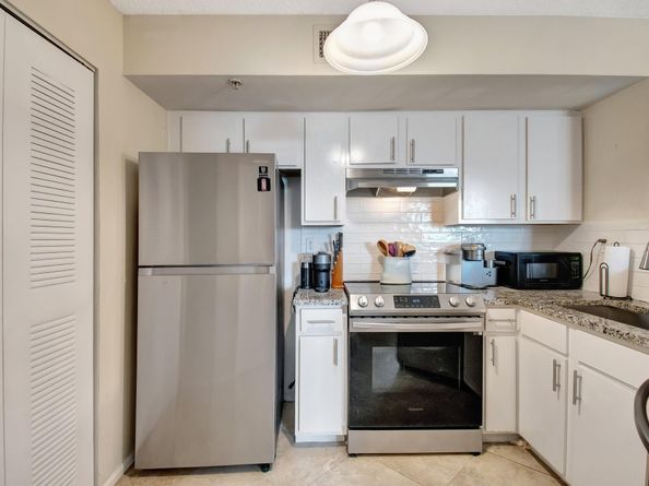 1000 Scotia Drive 204, Hypoluxo FL 33462