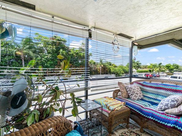 1124 NW 13th Street 204a, Boca Raton FL 33486