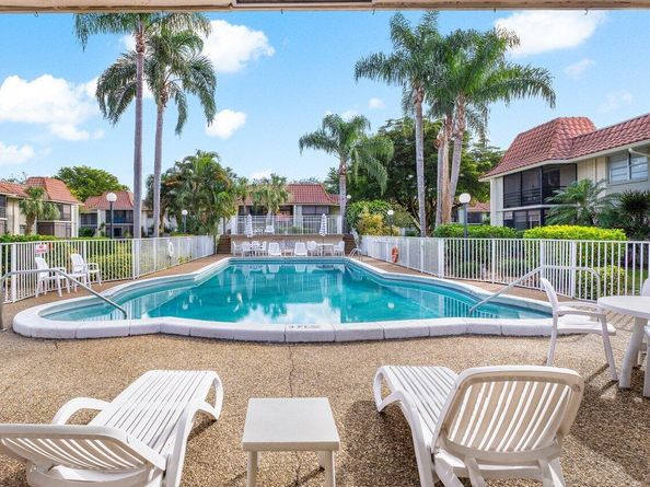 1124 NW 13th Street 204a, Boca Raton FL 33486