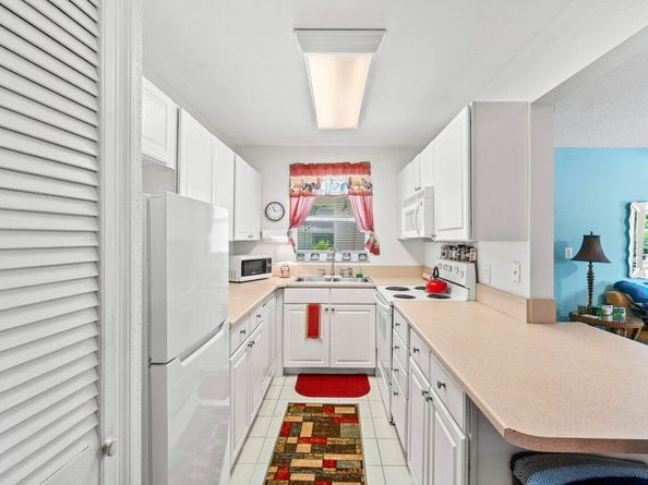 1124 NW 13th Street 204a, Boca Raton FL 33486