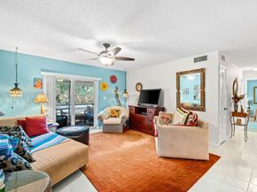 1124 NW 13th Street 204a, Boca Raton FL 33486