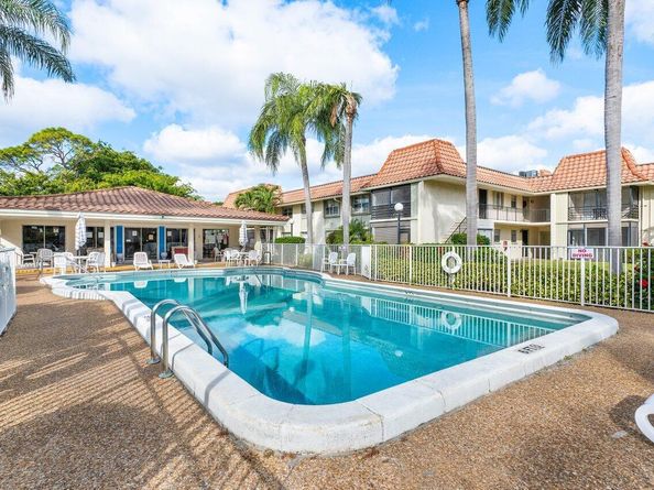 1124 NW 13th Street 204a, Boca Raton FL 33486
