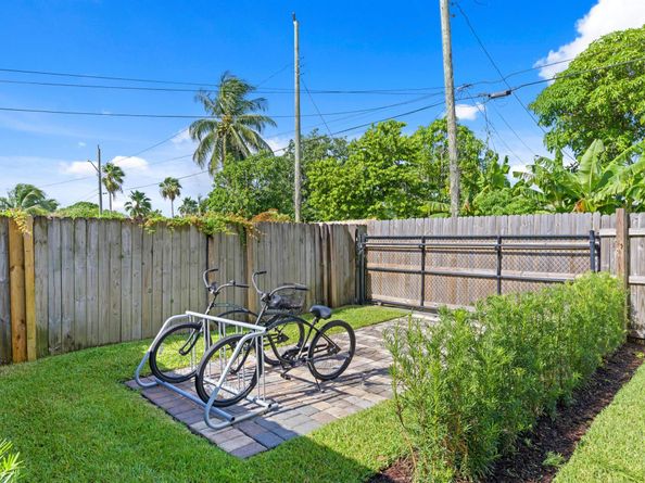826 SE 4th Avenue, Delray Beach FL 33483