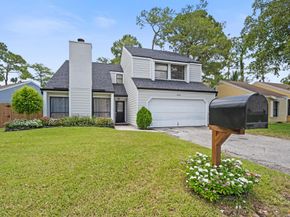 476 Golden Wood Way, Wellington FL 33414