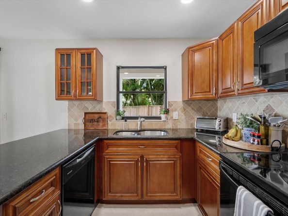 476 Golden Wood Way, Wellington FL 33414