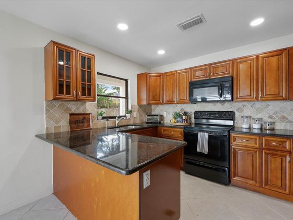 476 Golden Wood Way, Wellington FL 33414