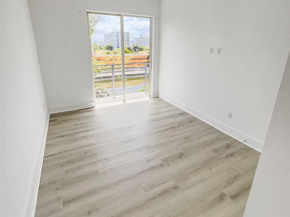 1044 NE 18th Ave 204, Fort Lauderdale FL 33304