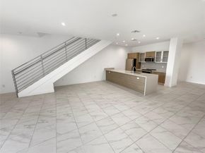 1044 NE 18th Ave 204, Fort Lauderdale FL 33304